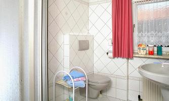 Badezimmer mit Dusche/WC