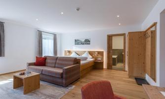 Fischerwirt_Hausbergstrasse_1_Walchsee_09_2021_Zim