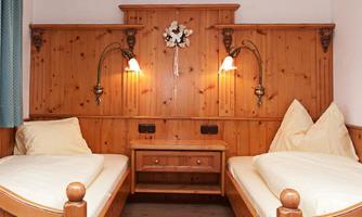 Schlafzimmer App. 14