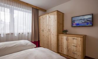 hochwertiges Zirbenholz Schlafzimmer