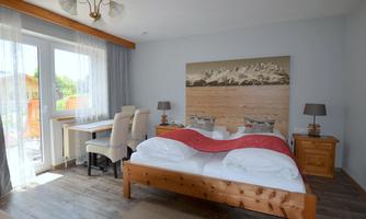 Ap. FAMILY Fam. Daxauer HOLZNER