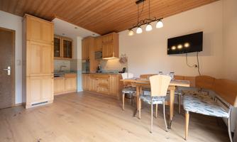 Küche mit Essbereich