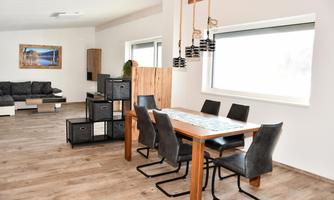 Esszimmer mit Wohnzimmer