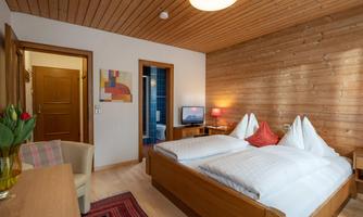 Gaestehaus_Landegger_Feldweg_7_Koessen_04_2023_App