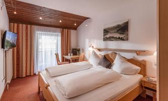 cosy double room Walchsee POstgasthof Fischerwirt Kaiserwinkl