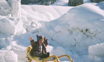 Rodeln vor der Haustüre