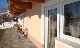 Die große Terrasse steht den Gästen zur Verfügung