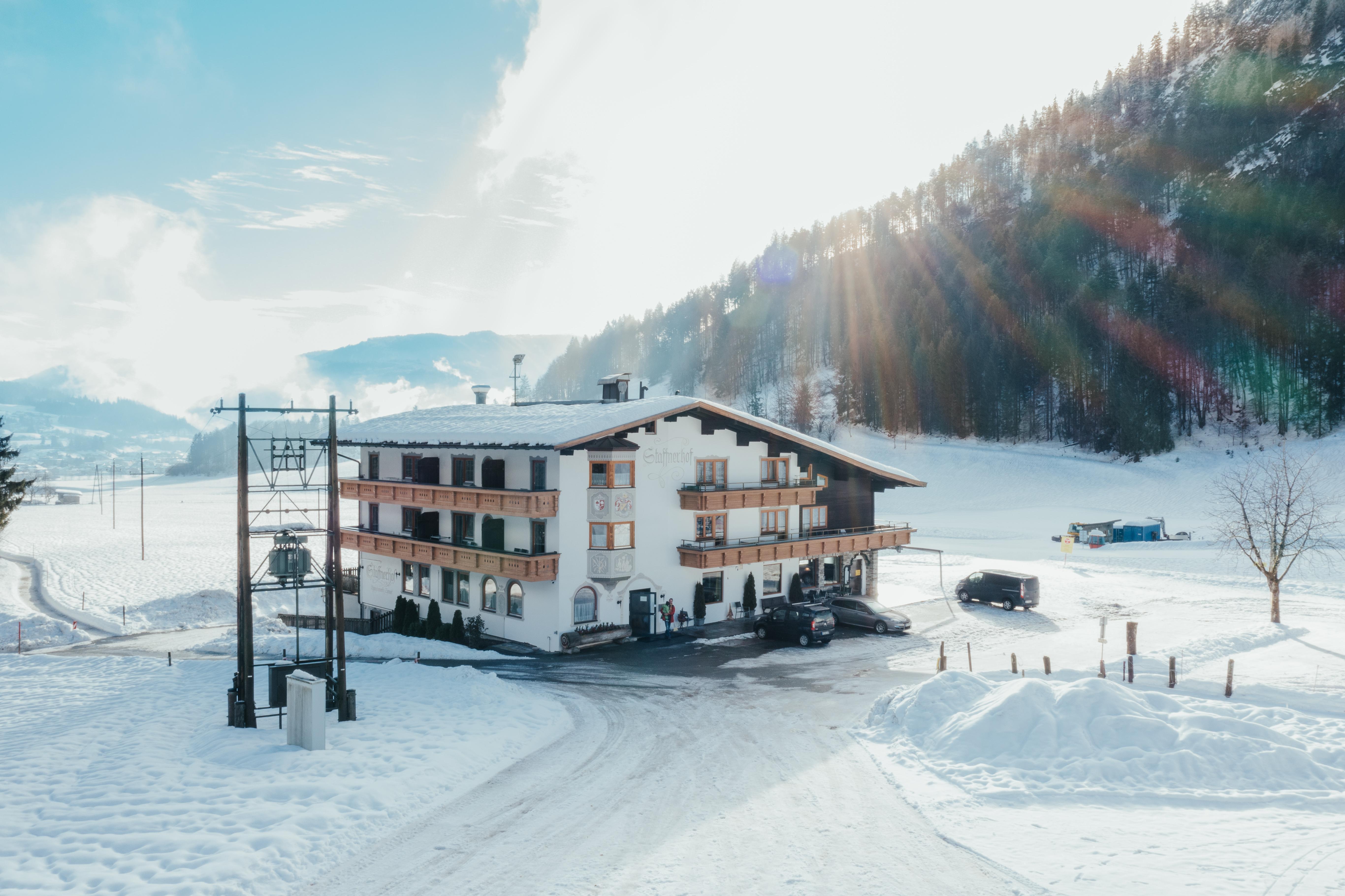 Staffnerhof Ferienwohnungen - Familie Hechl