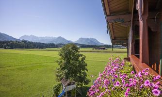 Leindlhof_Huette_40_Koessen_Aussicht_Balkon_web