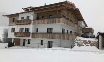 Living 9 Hausansicht 1