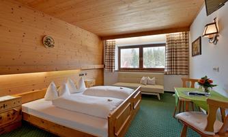 k-Huettwirt-Koessen-Huette-33-Zimmer-9-03-2015