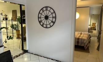 Wohnzimmer: Zugang Küche und Schlafzimmer