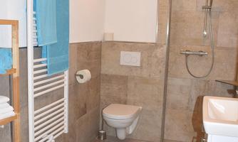 Haus Lindeneck, Fewo klein, Bad 1