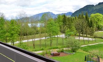 Ausblick Südbalkon auf den Garten