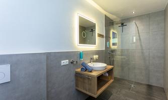 Pyramidenspitze Badezimmer