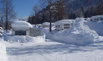 Terrassencamping-Stellplaetze-Winter_Red