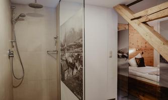 Bad mit Schlafzimmer Kaiser Alpengruß