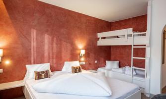 Hotel_Ilgerhof_Dorfplatz_4_Walchsee_01_2020_Zimmer