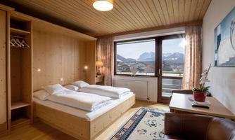 Gaestehaus_Landegger_Feldweg_7_Koessen_04_2023_App