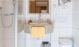 Doppelzimmer KAT-B Badezimmer