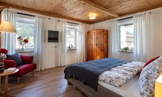 Landhaus_1896_Alleestrasse_15_Koessen_Schlafzimmer