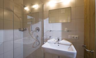 Haus_Montana_Hausbergweg_62_Koessen_App_B_Badezimm