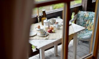 Frühstück auf dem Balkon mit herrlichem Ausblick