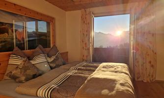 Schlafzimmer App. Zirbe