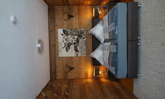 Schlafbereich mit Boxspringbett