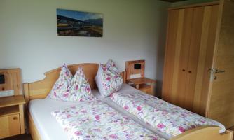 Schlafzimmer 3 Betten