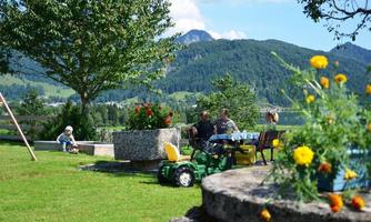 Apartments Daxer Garten mit Seeblick