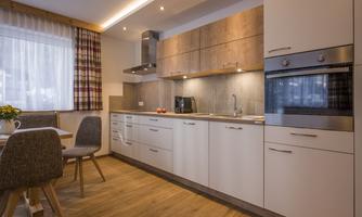 Fischerwirt_Hausbergstr_1_Walchsee_Kueche_neu (102