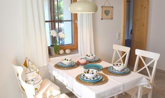 Haus Lindeneck, Fewo klein, Essbereich