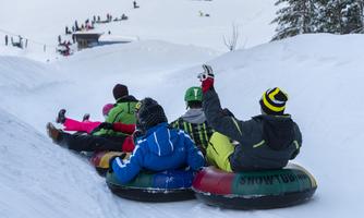 Snowtubing-und-Reifenrutschen-bei-Staffnerhof