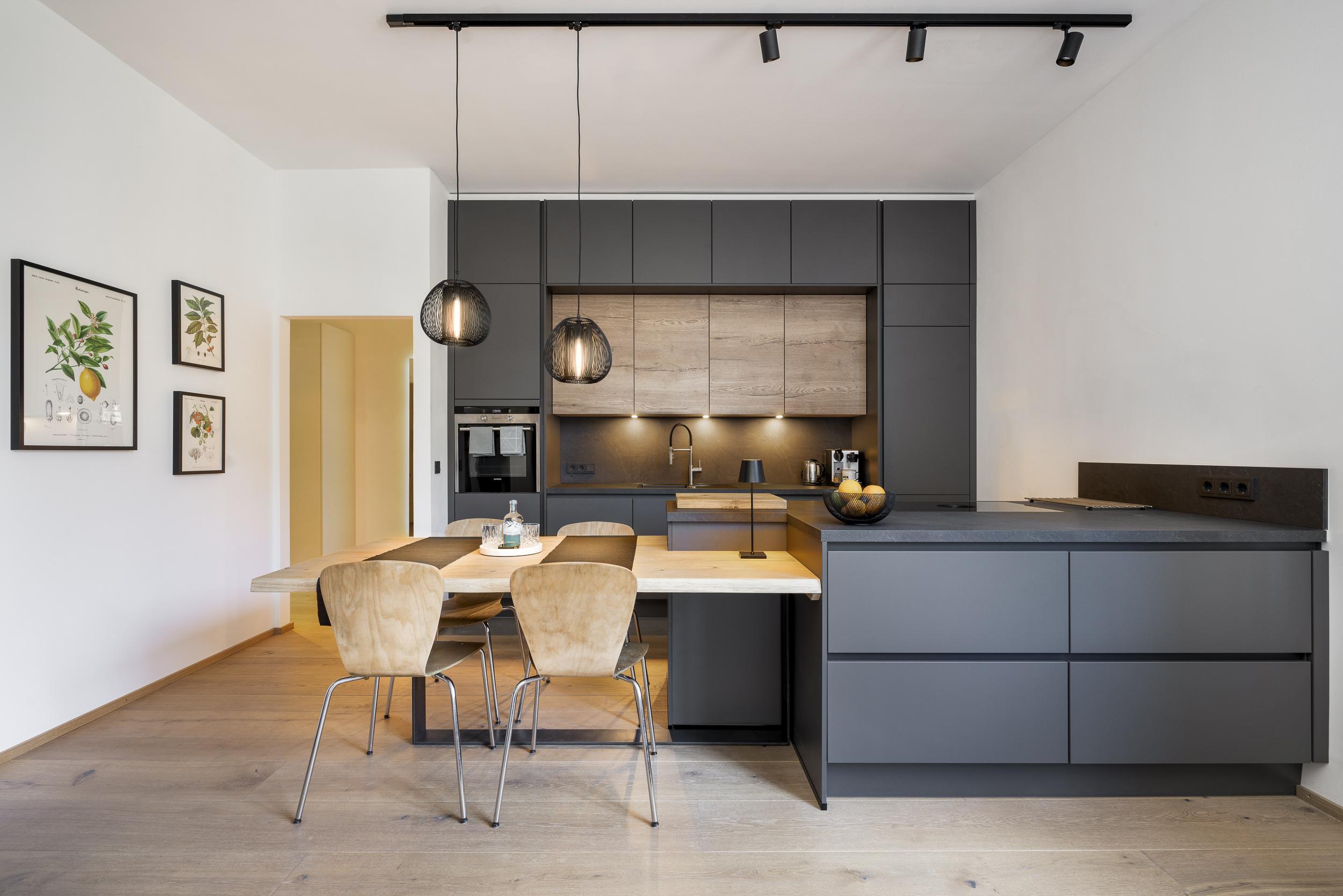 Apartment 1919
