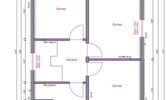 The floor plan shows the upper floor with a well-thought-out room layout, ideal for comfortable use. All rooms are directly accessible via the central hallway. Three spacious bedrooms offer plenty of space for family or guests. The daylight bathroom is equipped with a shower, toilet and washbasin and adjoins a practical storage room. The rooms are arranged symmetrically, making the floor plan clear and efficient. Several windows in each room ensure plenty of light and a pleasant indoor climate.’