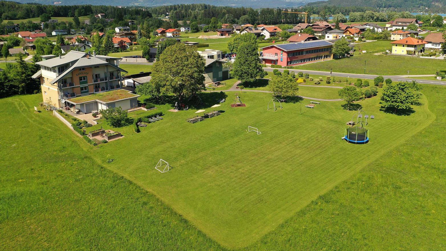 Ferienwohnungen & Bungalows am Faaker See Kargl