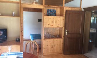 Vollholzmöbel im Wohn-Esszimmer
