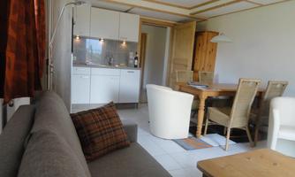 Wohnzimmer mit Küche-ecke