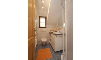 Badezimmer mit Dusche/WC