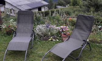 Gartenliegen zur freien Benutzung