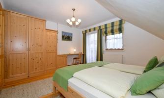 Schlafzimmer Dorfblick