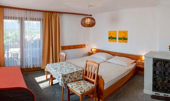Landhaus-Widmeyer_Fewo4-Schlafzimmer-1