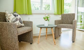 Fewo Typ B - Sitzgelegenheit im Schlafzimmer