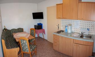 Landhaus-Widmeyer_Fewo8_Esszimmer-Küche