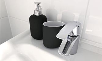 Harmoniously coordinated bathroom accessories create a modern, calm atmosphere in the bathroom.