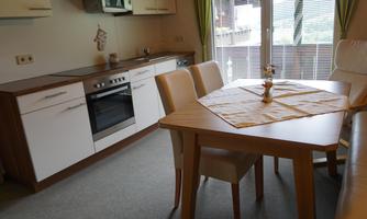Essplatz und Küche Ferienwohnung Morgensonne
