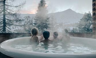 Chalet Typ Almsommer - Der HotPot in Benutzung
