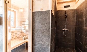 Heidi Chalets Typ Bergwinter - Sauna und Dusche