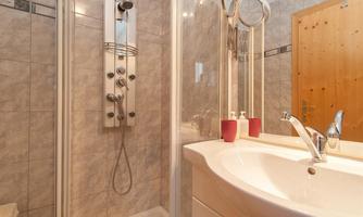 Zimmer_4_Dusche